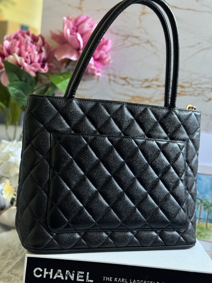 Chanel series 7 Vintage 2002-2003 Black Caviar GHW Medallion Tote Bag