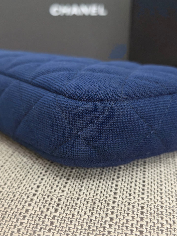 CHANEL series 28 Blue Jersey With Green Fabric Lining O Diver Wallet on Chain Phone Holder LGHW