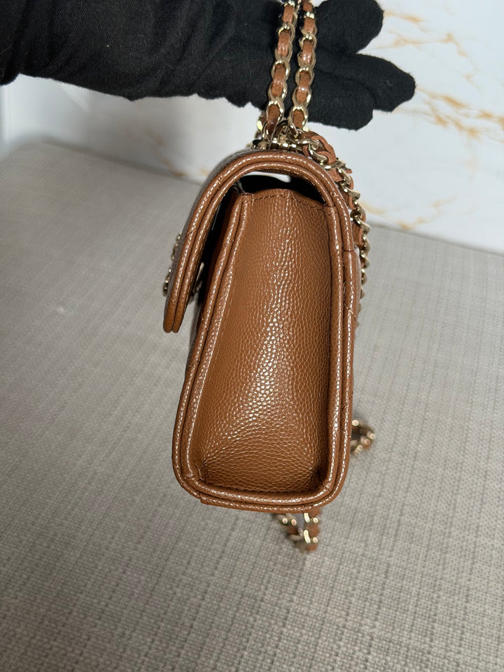 CHANEL 26P Brown Caviar LGHW Top Handle Vanity 2026