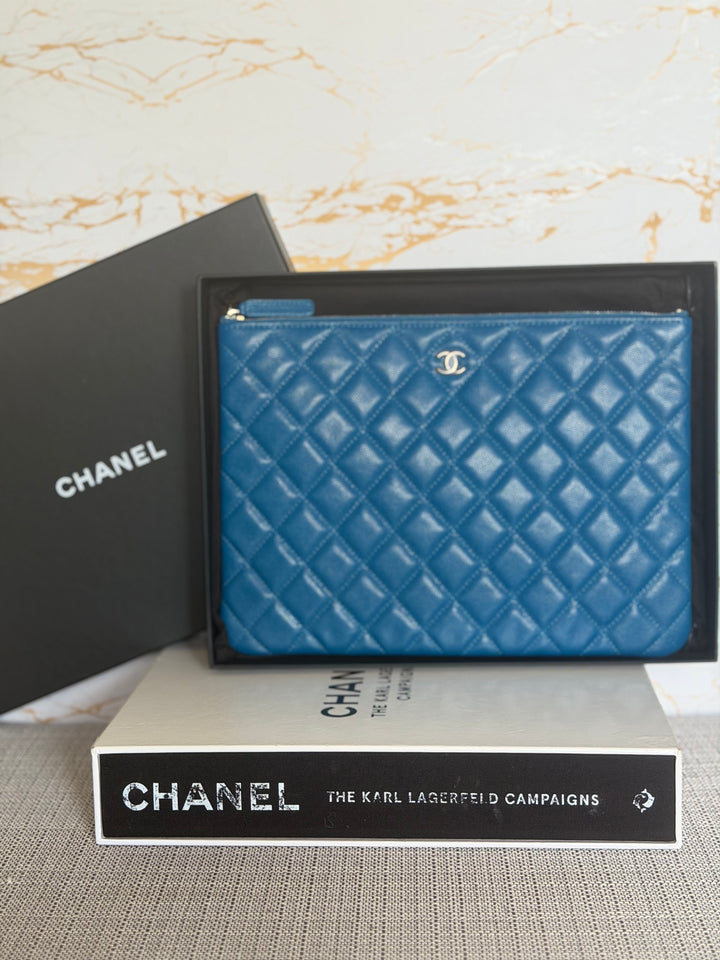 CHANEL series 27 Blue caviar LGHW Medium O Case/Pouch 25 cms