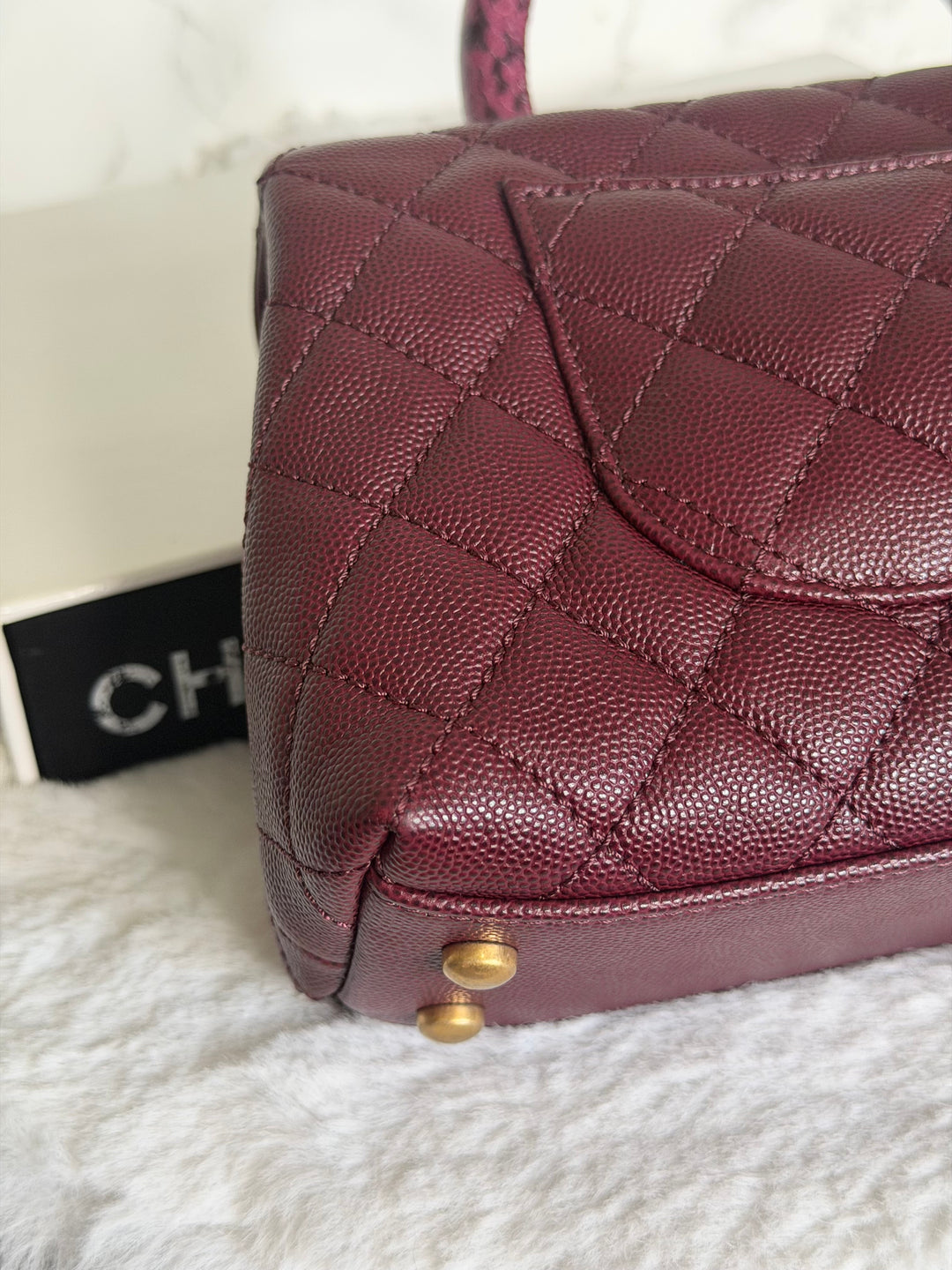 CHANEL series 26 Burgundy Caviar Aged GHW Coco Handle Flap Bag size SMALL with Pink sea snake handle 2018
