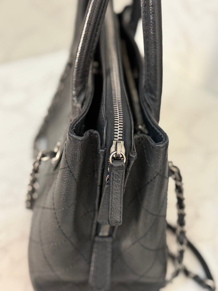 CHANEL series 23 Black Caviar Ruthenium HW Tote Bag with Shoulder Chain strap
