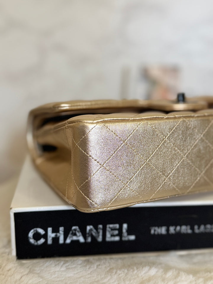 CHANEL series 31 Gold Metallic Lambskin So Black Hardware Medium ML timeless Classic Double Flap Bag 2020/2021