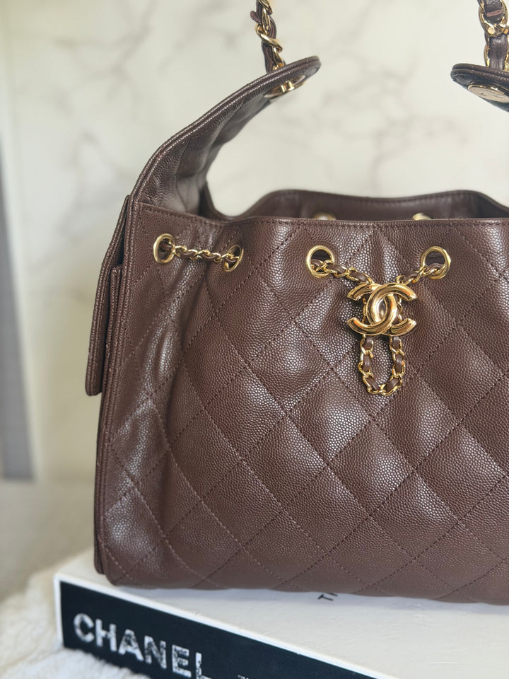 CHANEL 26B Chocolate brown Caviar LGHW 25 Hobo Bag size Small 2026