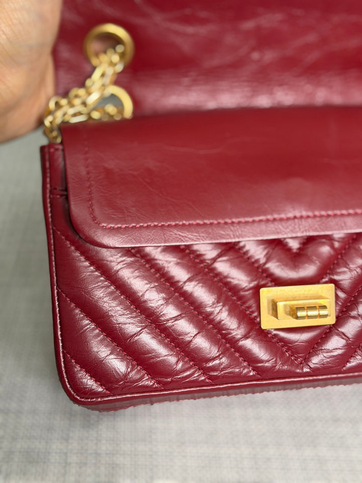 CHANEL 16A collection 2016 Series 23 Burgundy Calf skin Chevron Mini Reissue Flap Bag with Aged GHW