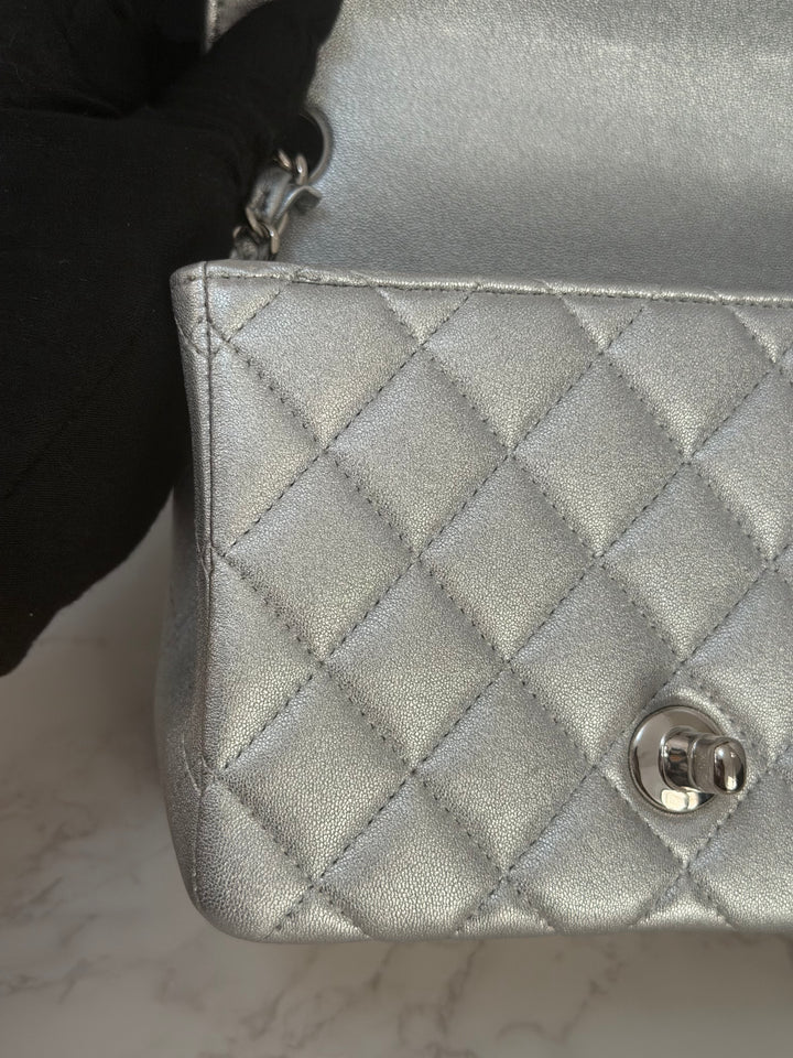 Chanel Series 31 21P Collection Iridescent Silver lambskin SHW Square Mini Flap Bag 2021