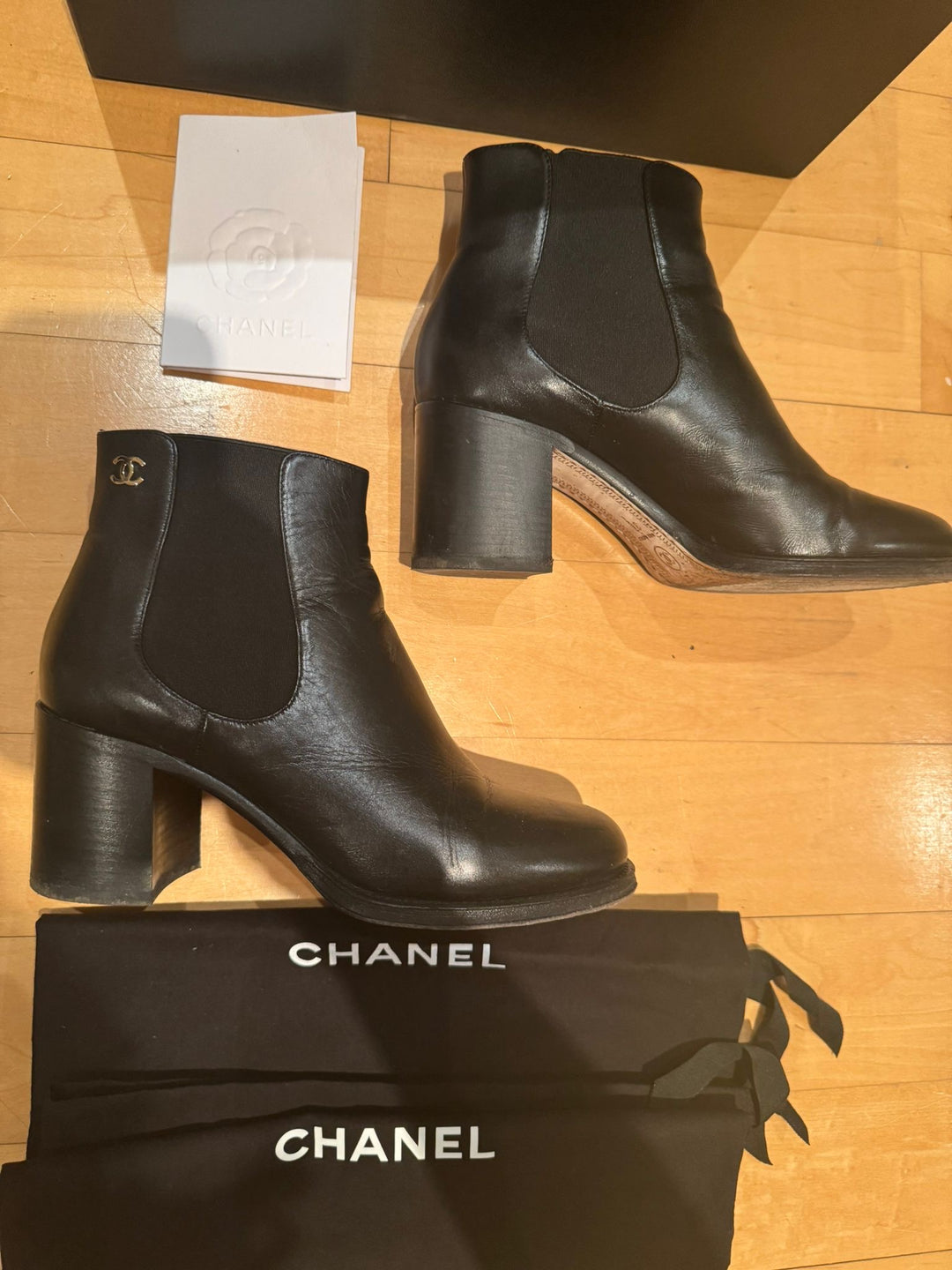 Chanel Ankle Boots in Black Leather size EU 37