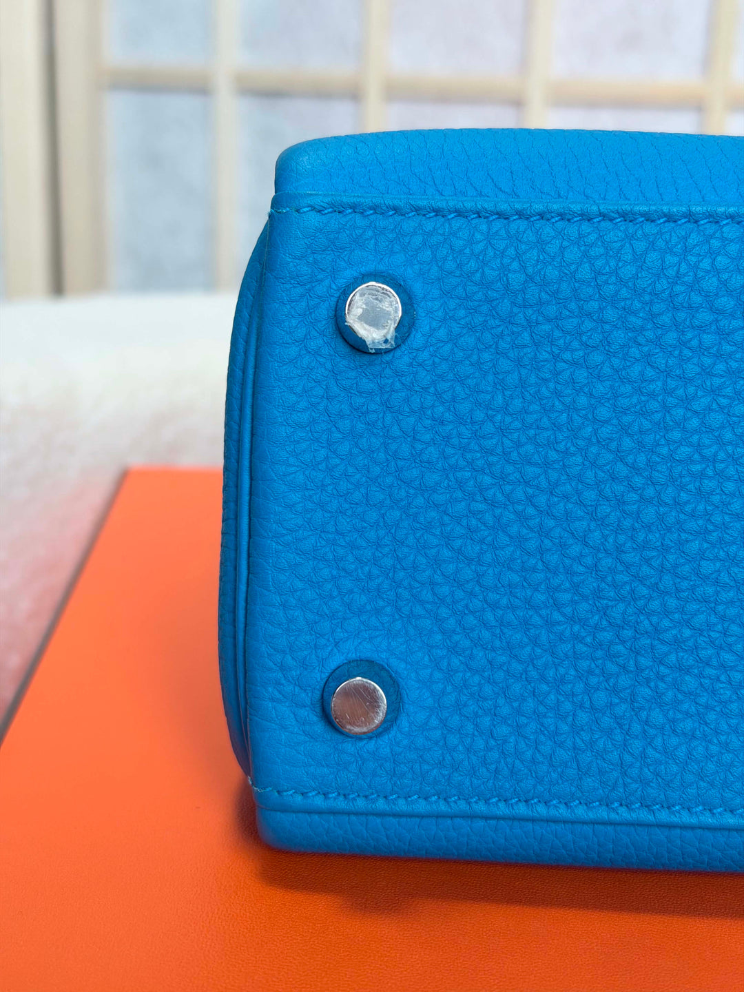 HERMÈS Bleu Zanzibar Togo Leather PHW Kelly 25 Stamp A 2018