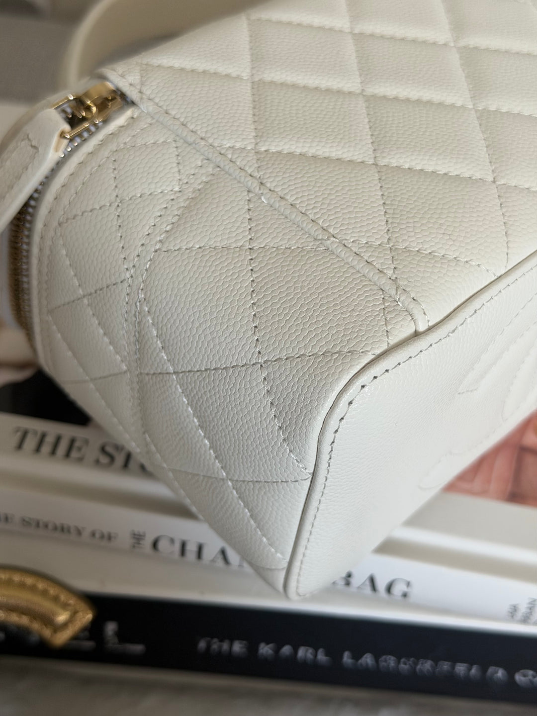 CHANEL 26C White Caviar LGHW Small Vanity with Top Handle 2026