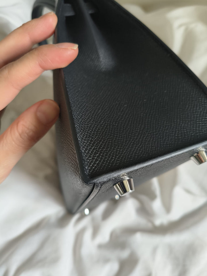 HERMÈS Kelly 25 Noir Black Epsom Leather Sellier PHW Stamp W 2025 NEW