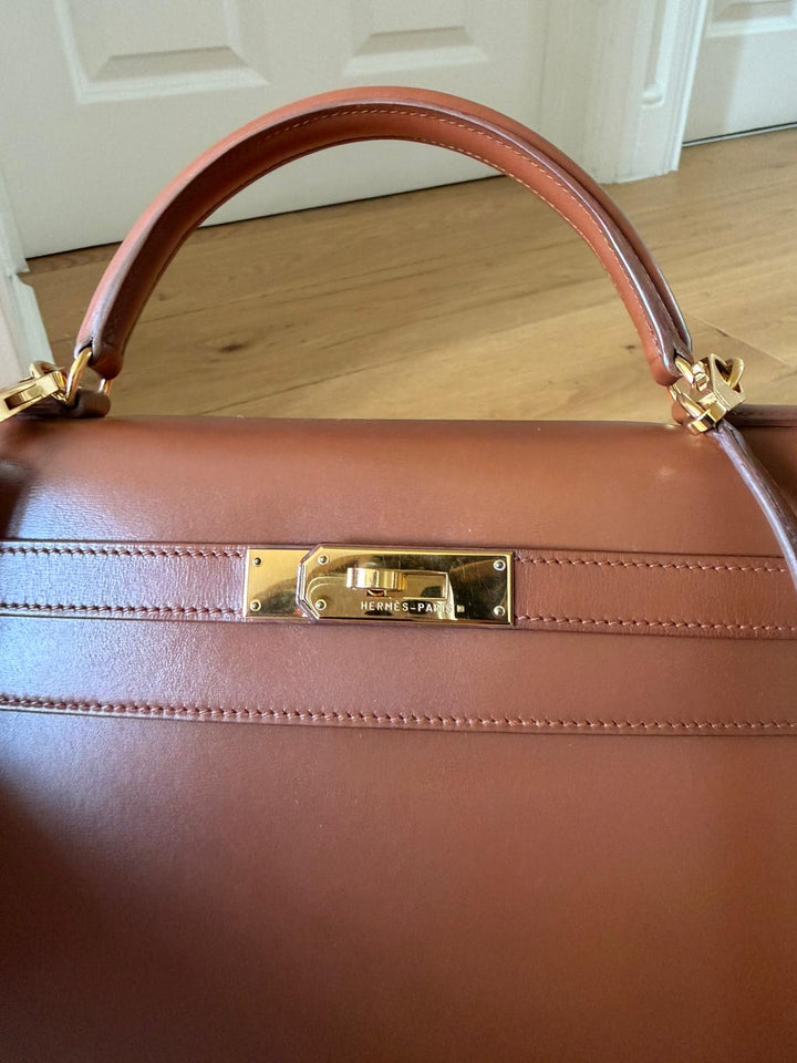 HERMÈS Kelly 32 Noisette Box leather GHW Stamp F in sq 2002 RARE