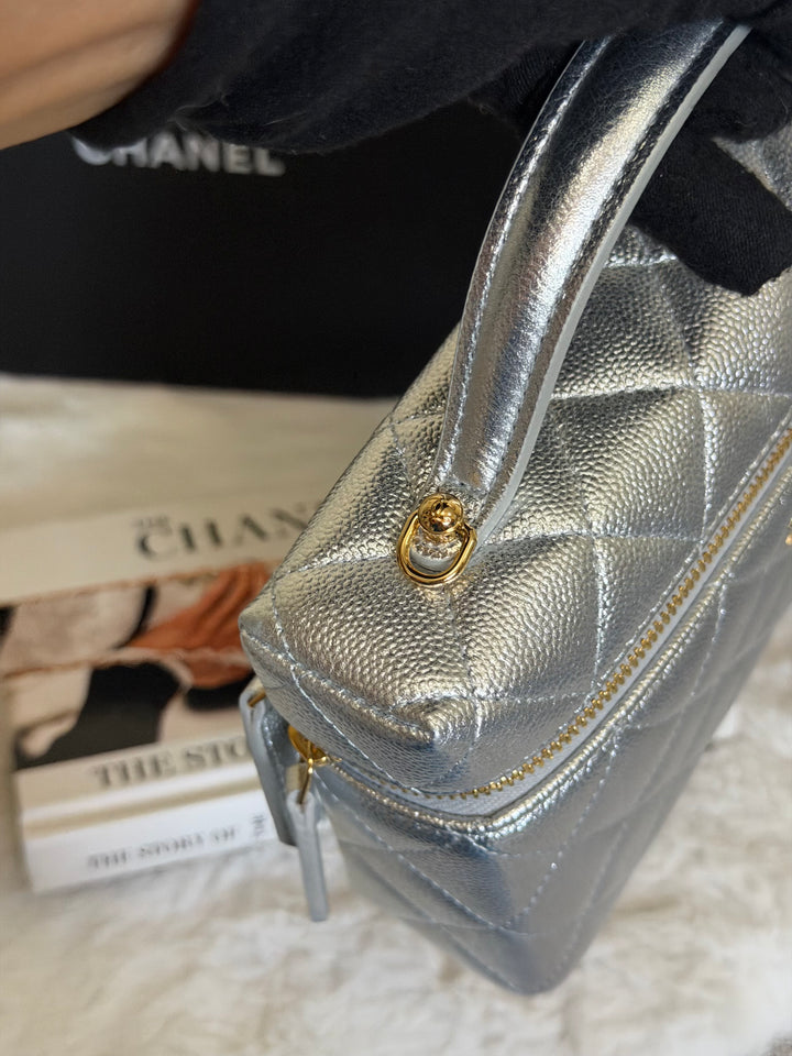 CHANEL 26A 2026 Silver Caviar LGHW Long Vanity LP with detachable Chain 19 cms