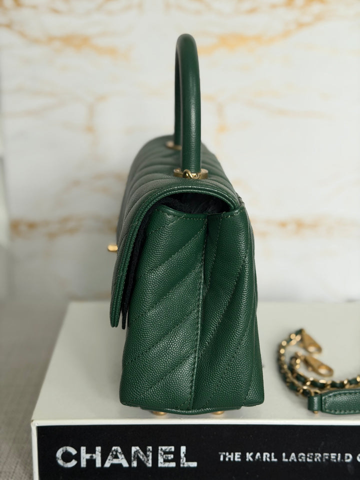 CHANEL series 26 Forrest Dark Green Caviar Chevron Aged GHW Coco Handle Size SMALL 24 cms 2018