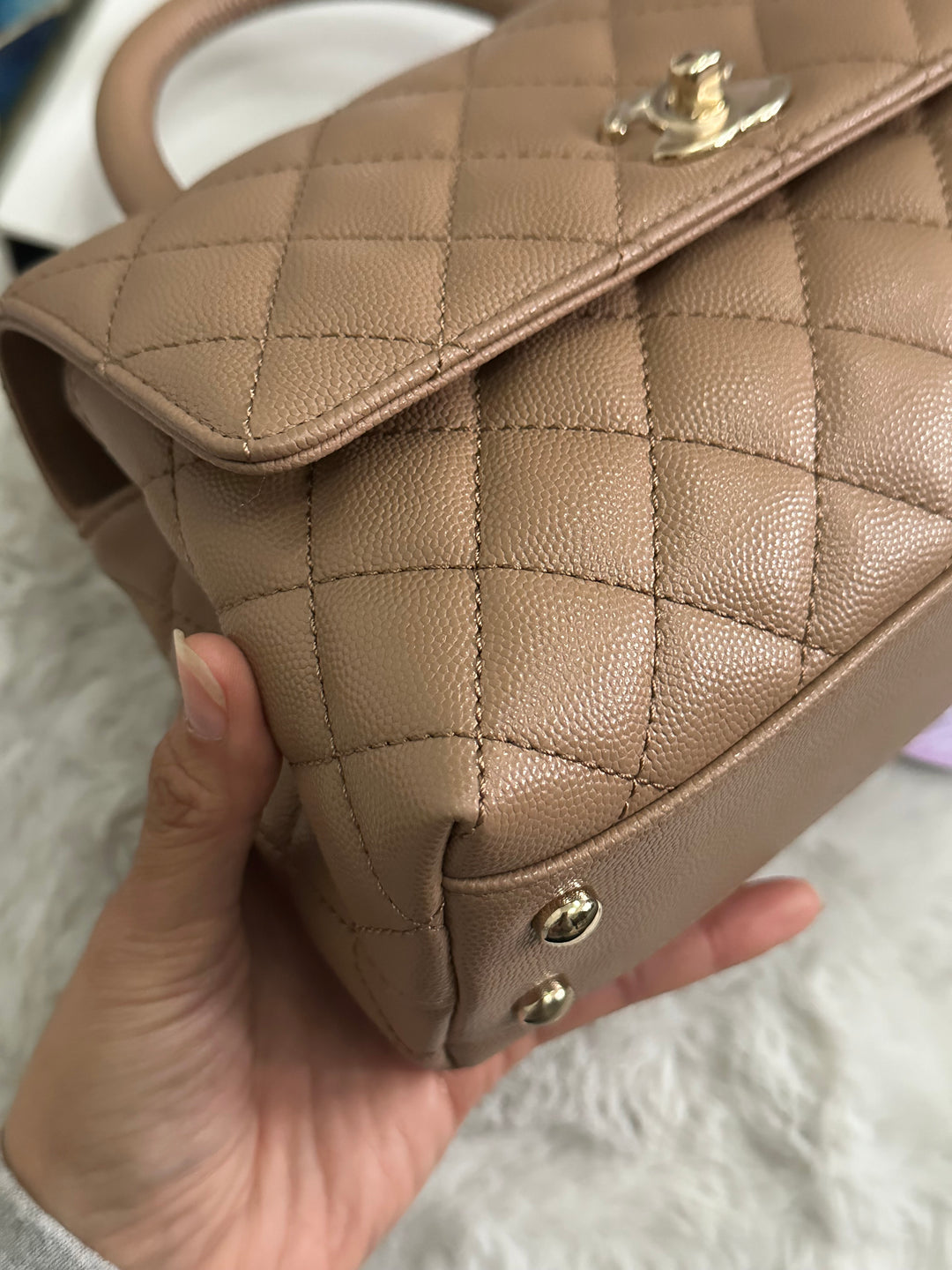 Chanel 22K Pre Fall/Winter 2022 Dark Beige Caviar LGHW Coco Handle Size Small with detachable strap