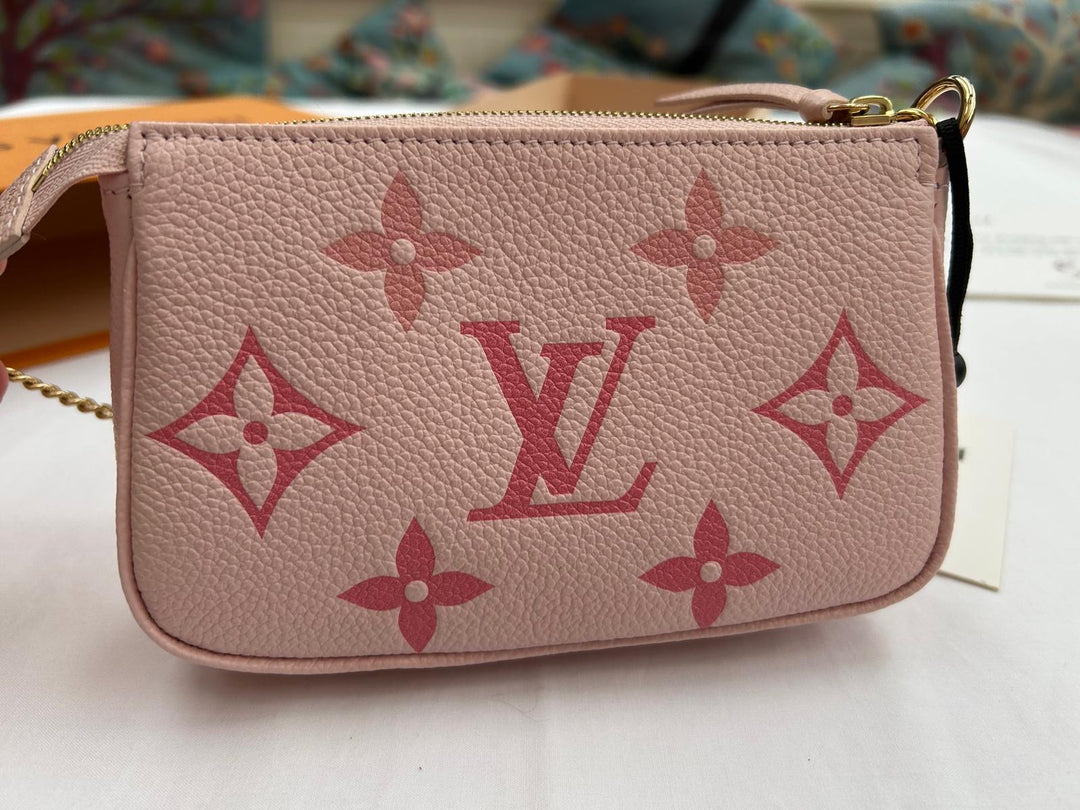 LOUIS VUITTON Pink Mini Pochette 2021