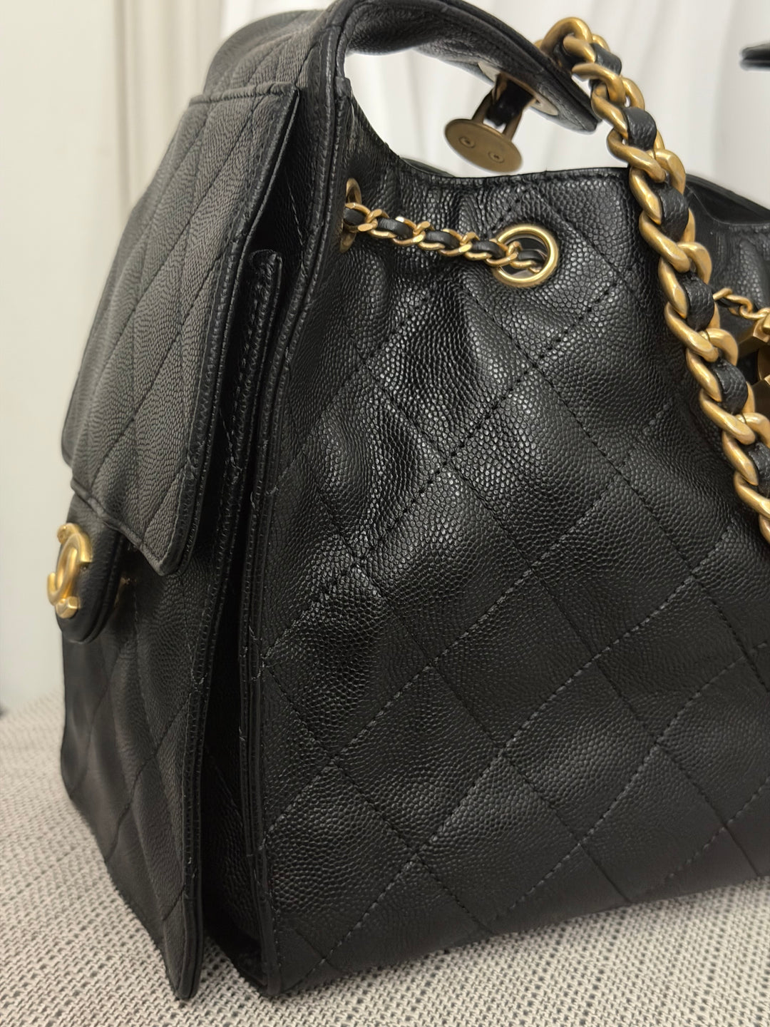 CHANEL 25 Black Caviar Aged GHW Hobo Bag size SMALL