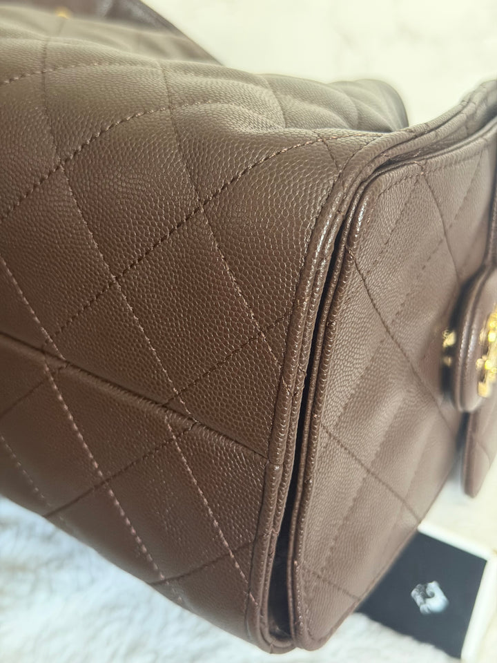 CHANEL 26B Chocolate brown Caviar LGHW 25 Hobo Bag size Small 2026
