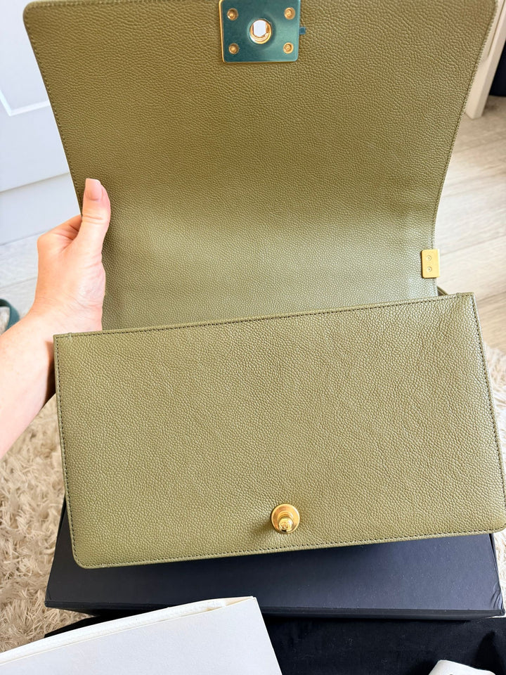CHANEL series 23 Khaki Green Caviar with Pink lining NEW Medium Le Boy Flap Bag 2016