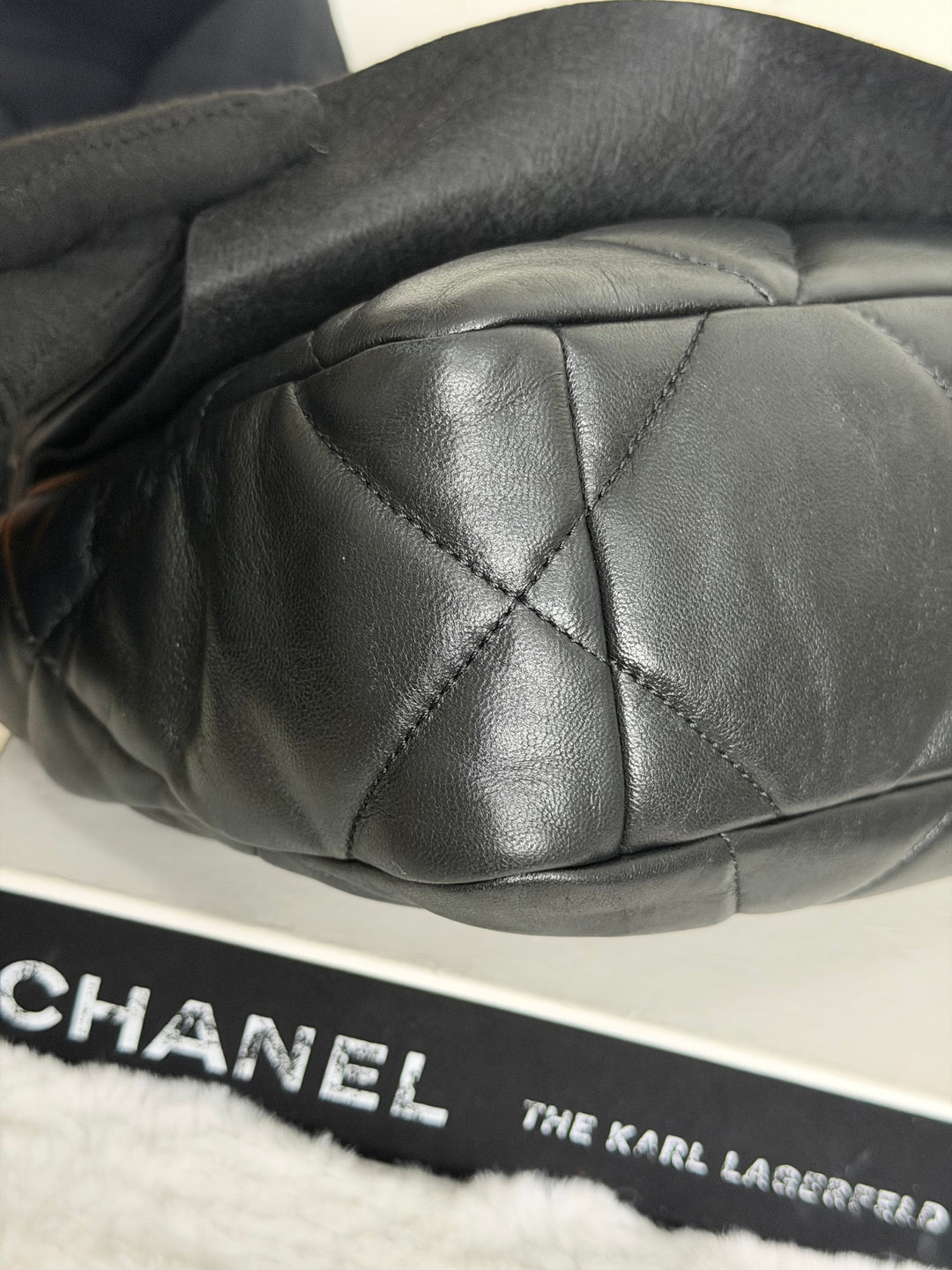 CHANEL series 31 Black Lambskin Mixed HW 19 Flap Bag size SMALL