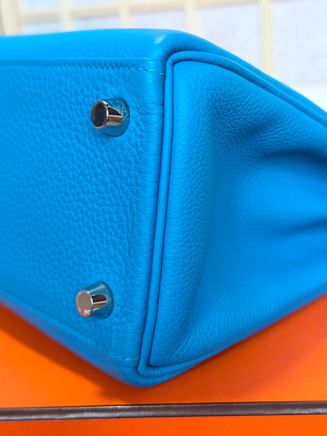 HERMÈS Bleu Zanzibar Togo Leather PHW Kelly 25 Stamp A 2018