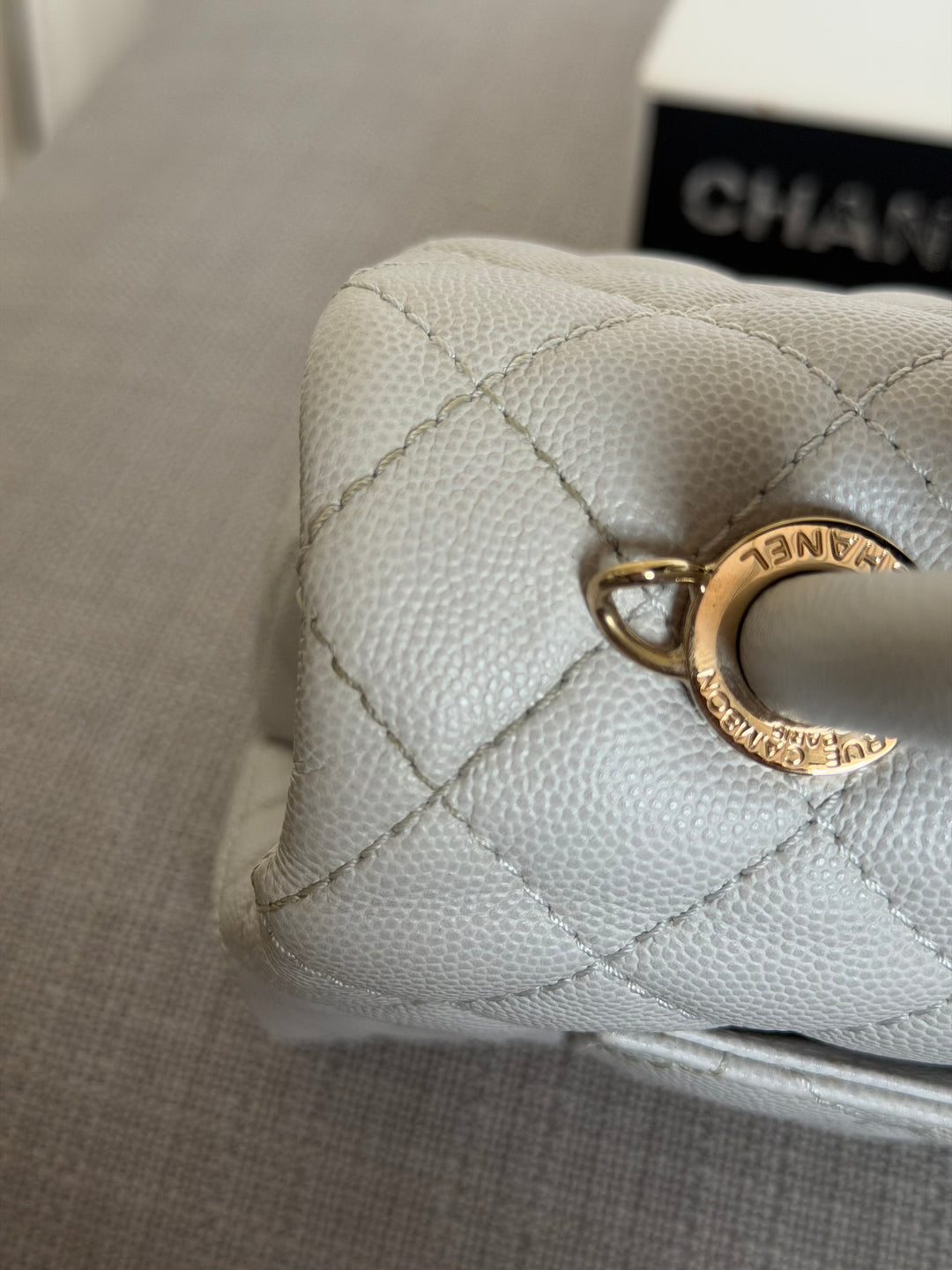 CHANEL series 27 Light Grey Caviar LGHW Coco Handle Size Small with Detachable Shoulder strap 2018