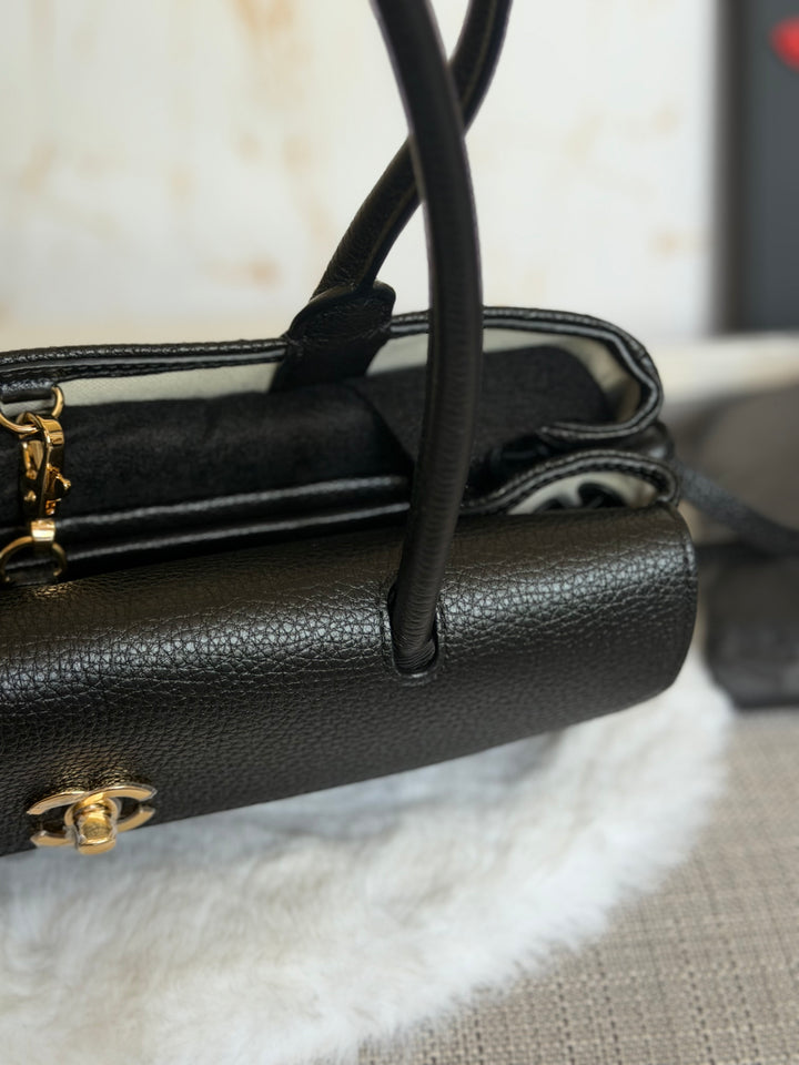 CHANEL 26S Black Caviar GHW East West Hobo Bag Matthieu Blazy SOLD OUT 2026