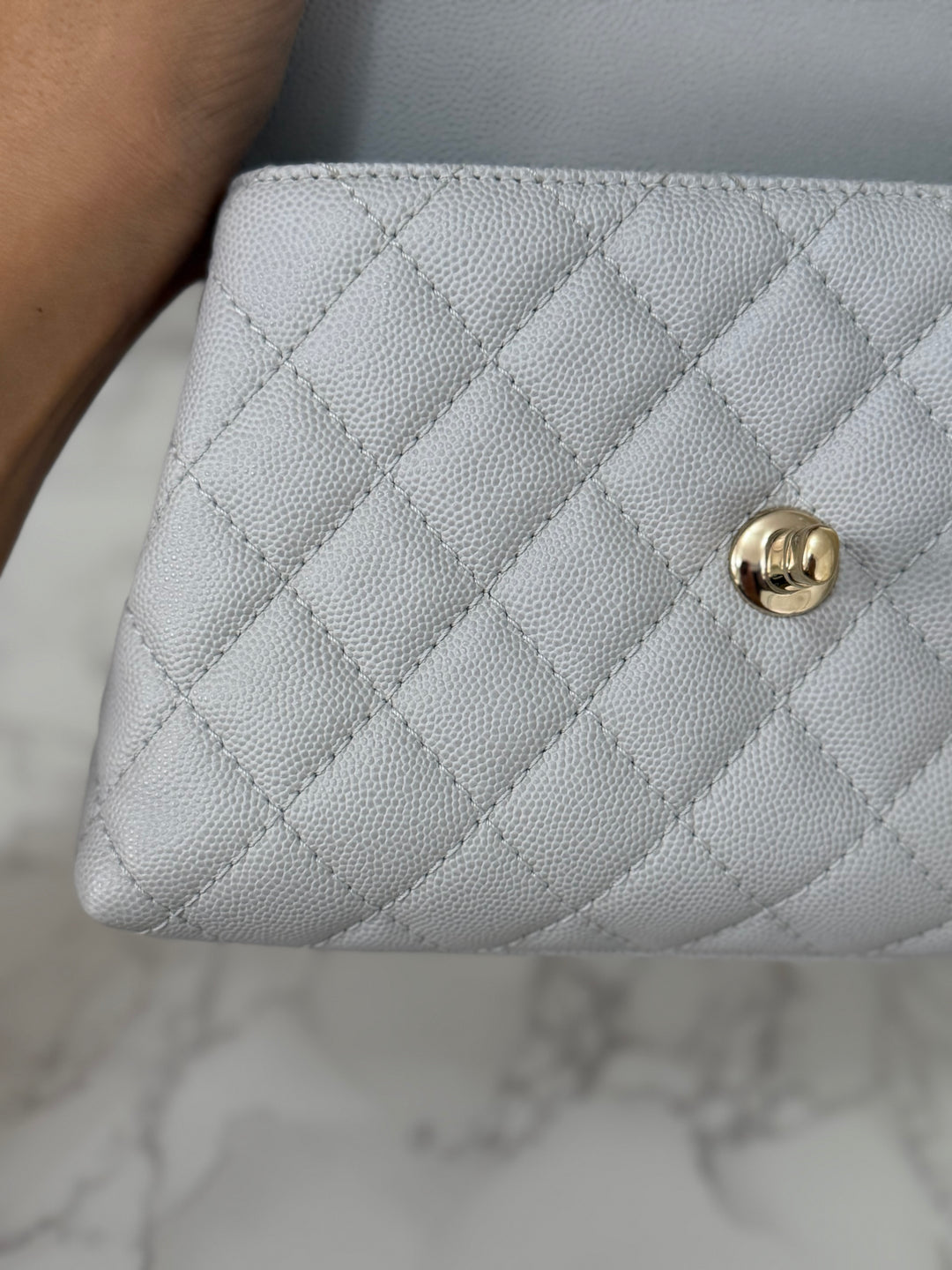 CHANEL 18P series 27 2018 Light Grey Caviar LGHW Coco Handle Size Small with Detachable Shoulder strap