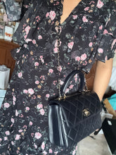 Load image into Gallery viewer, Chanel series 28 2018/2019 Navy Lambskin Champagne GHW Trendy CC Flap Bag size Small with Detachable Strap
