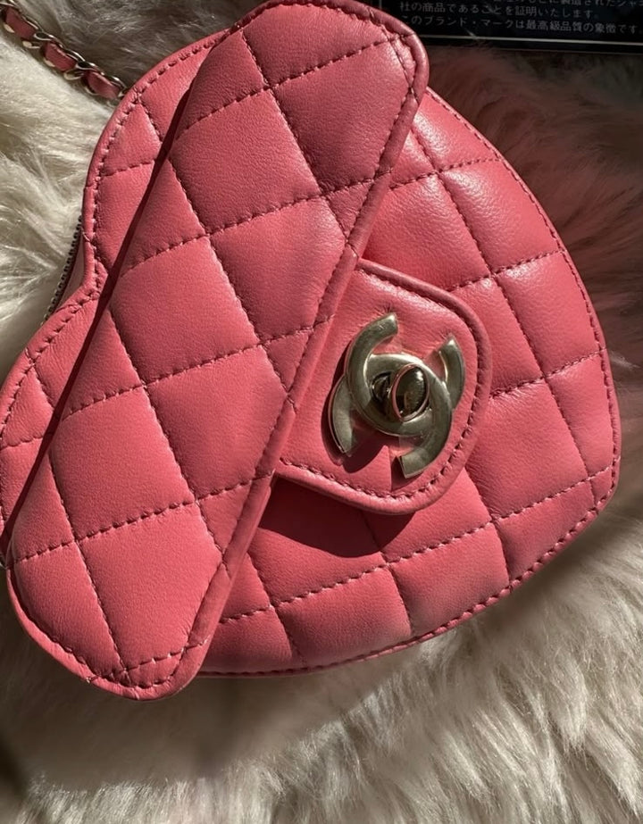 CHANEL 22S Pink Small Heart WOC 2022 LGHW