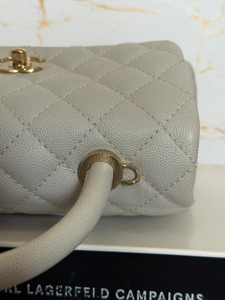 CHANEL series 27 Light Grey Caviar LGHW Coco Handle Size Small with Detachable Shoulder strap 2018