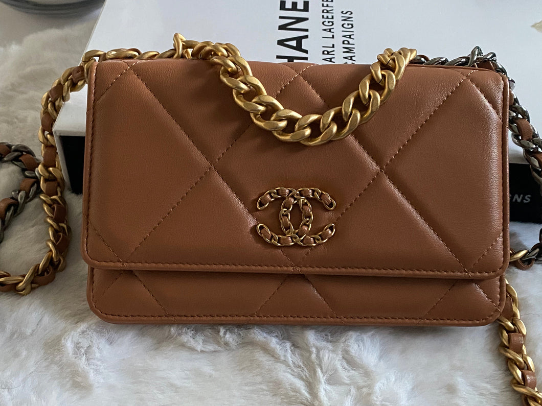 Chanel 19 Wallet on chain (WOC) in 21K 2021 Fall/Winter Collection Caramel Brown Lambskin Mixed Hardware