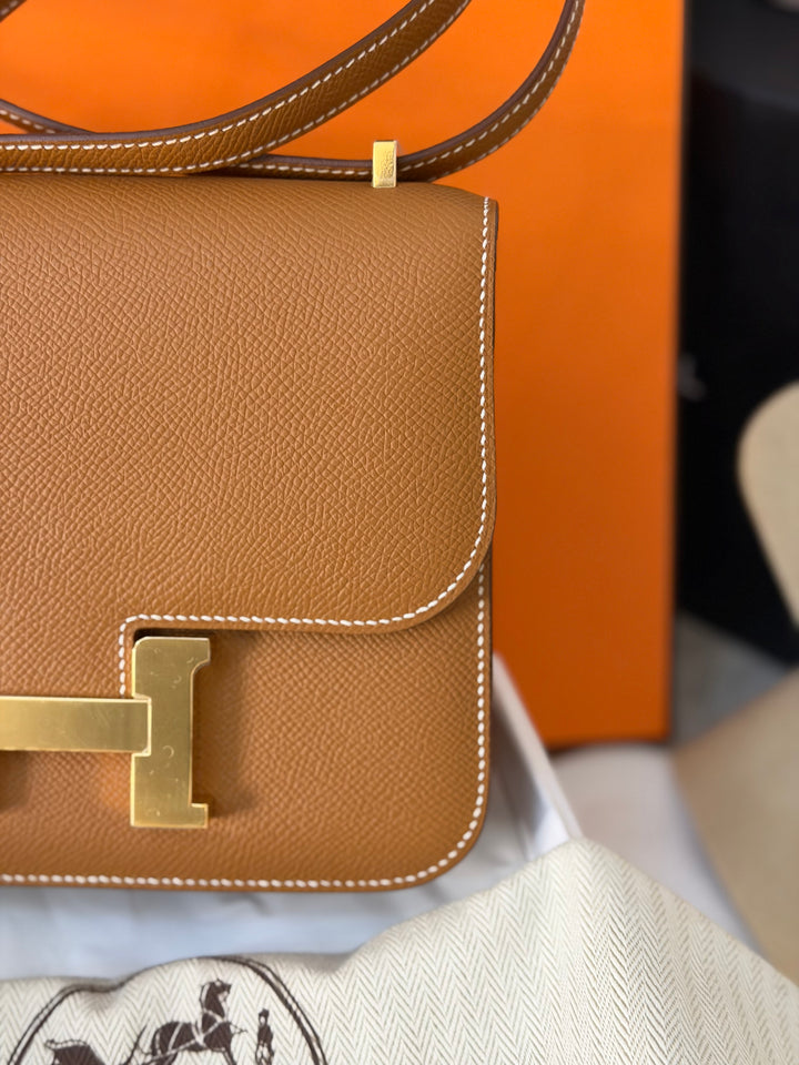 HERMÈS Constance 18 Gold Epsom Leather GHW Stamp B - 2023