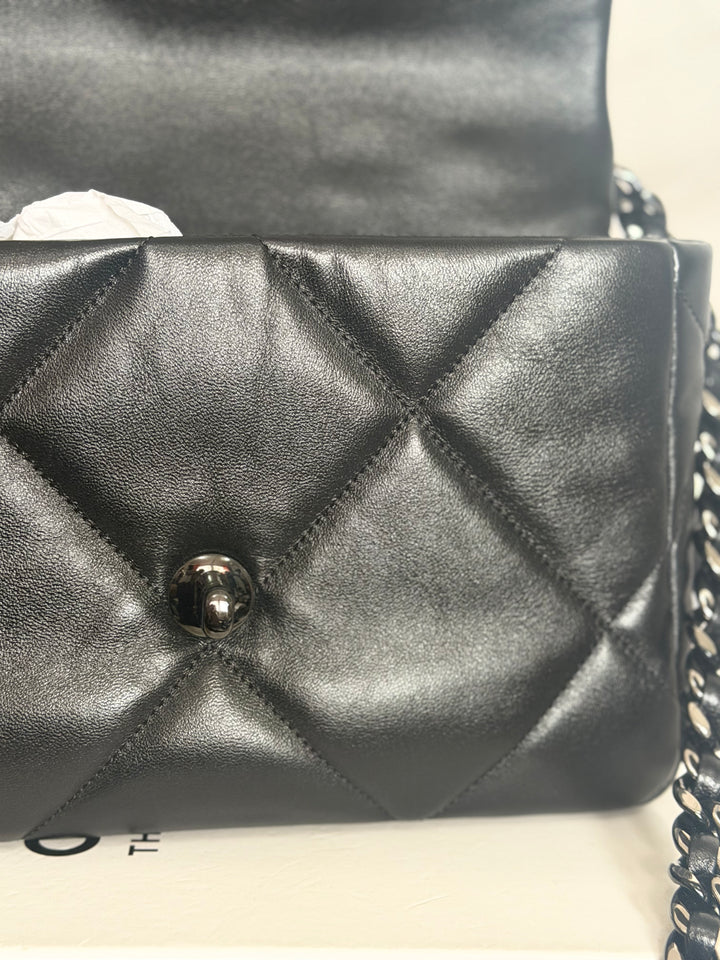 CHANEL 22P So Black 19 Black Lambskin Flap Bag size Small 2022