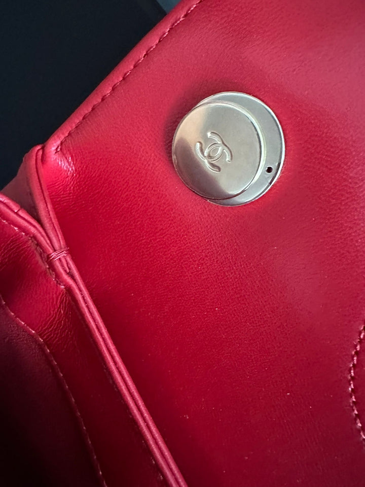 Chanel 21S Series 29 True Red Lambskin LGHW Trendy CC Flap Bag size Small