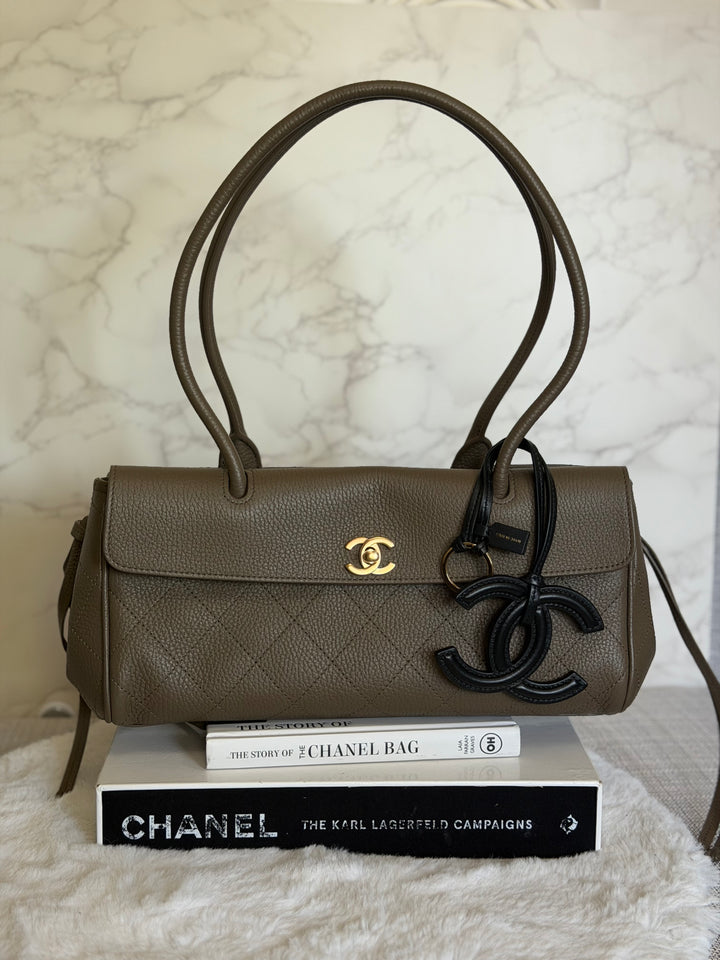 CHANEL Khaki Etoupe Caviar LGHW Urban Essentials East West Shopping Tote Bag size Small Matthieu Blazy 26A 2026
