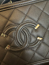 Load image into Gallery viewer, CHANEL Series 29 2019 Black Caviar GHW Small Filigree Vanity Bag with chain
