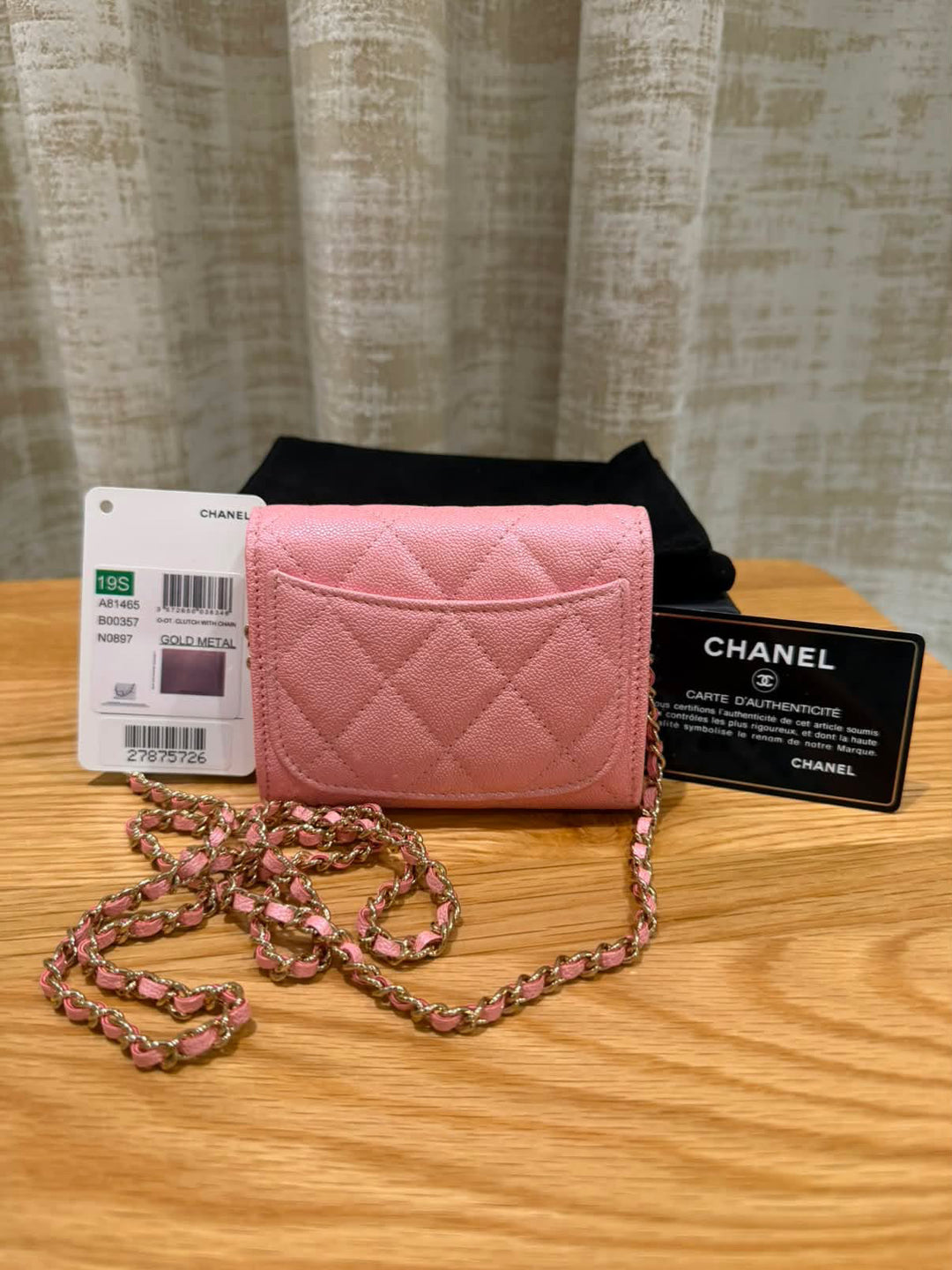 CHANEL 19S Iridescent pink caviar LGHW Card Holder with Chain 2019 series 27