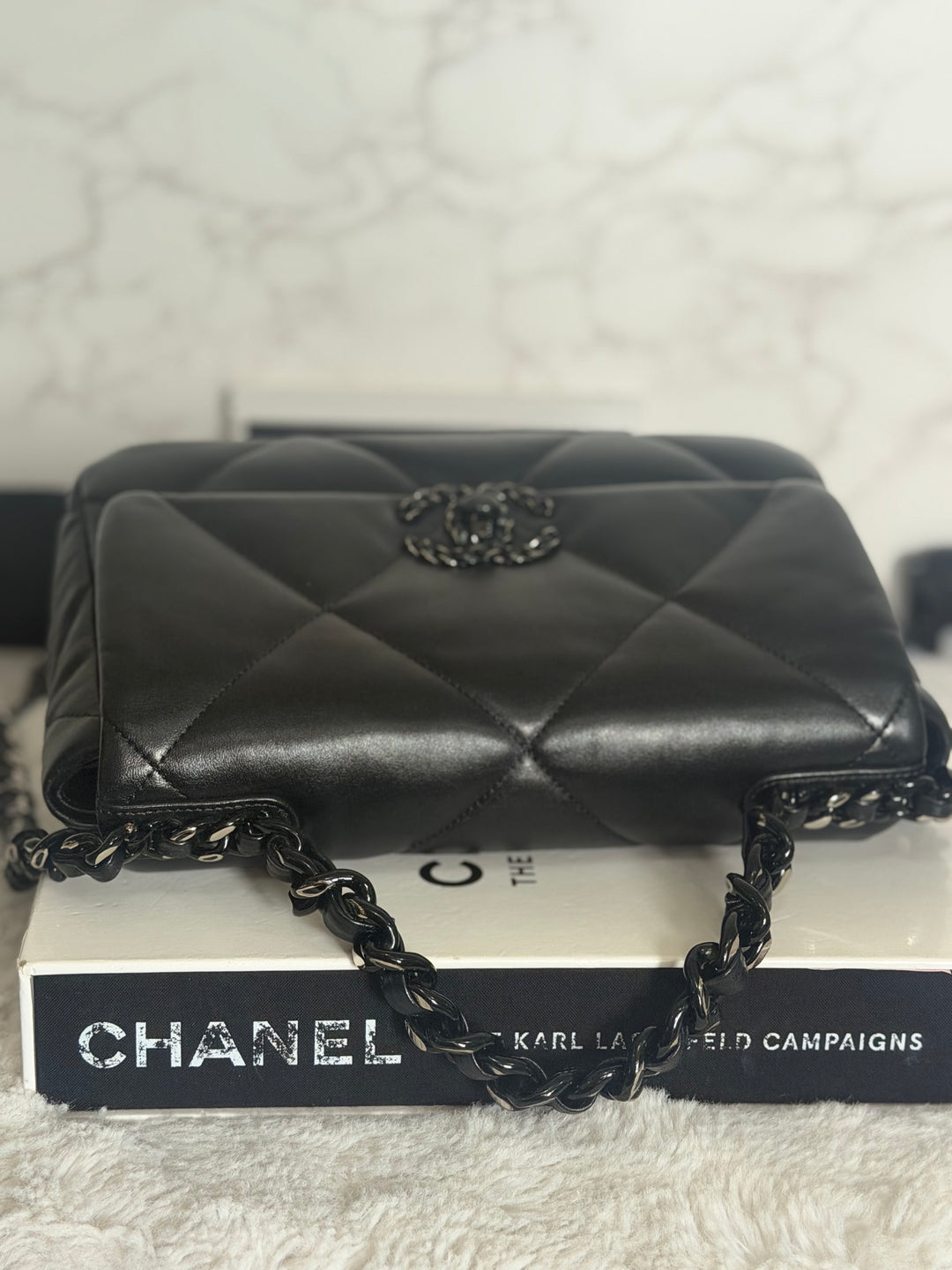 CHANEL 22P So Black 19 Black Lambskin Flap Bag size Small 2022