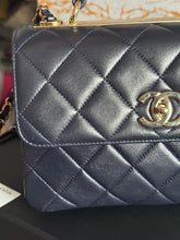 Load image into Gallery viewer, Chanel series 28 2018/2019 Navy Lambskin Champagne GHW Trendy CC Flap Bag size Small with Detachable Strap
