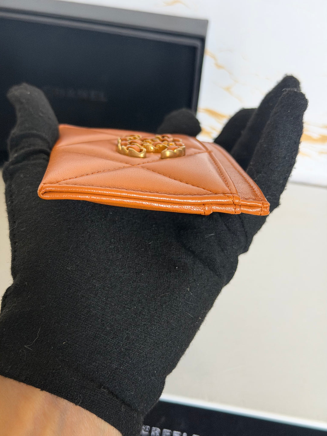 CHANEL 21A Pumpkin Spice Lambskin 19 Flat Card Holder 2021