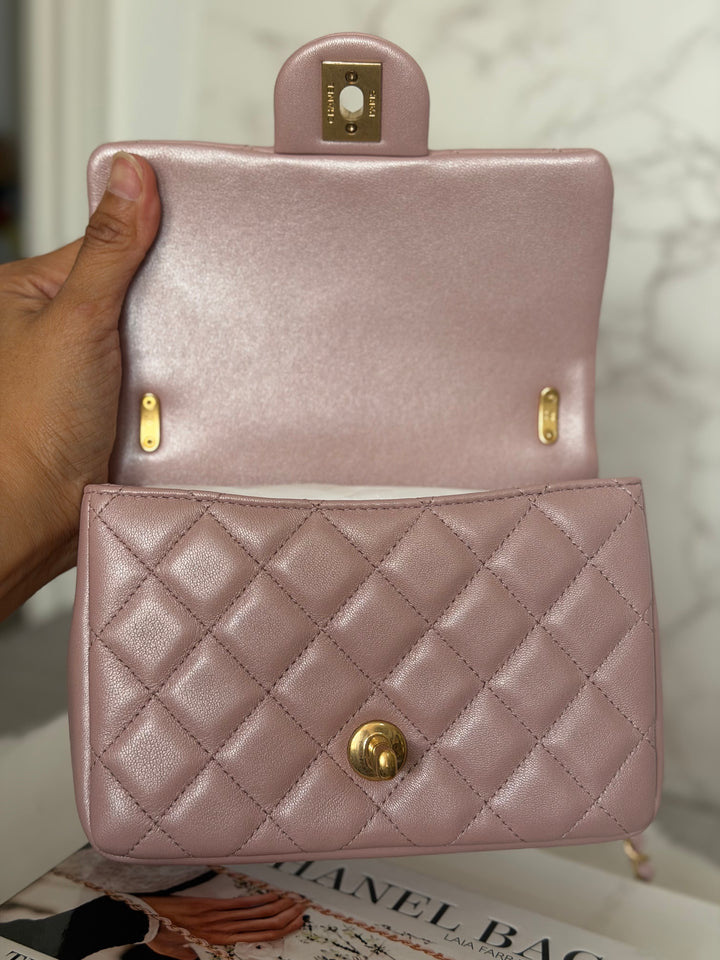 CHANEL 24P Pearly Pink Lambskin Pearl Twist Aged GHW Flap Bag 2024