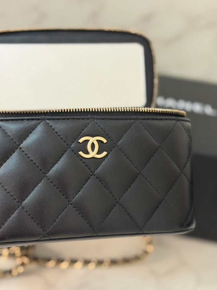 CHANEL series 31 Black Lambskin LGHW Small Vanity Case with Chain and Leather Top Handle