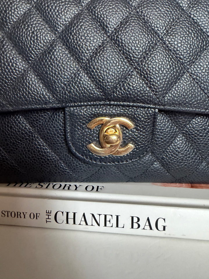 CHANEL series 16 Black Caviar GHW Medium ML Timeless Classic Double Flap bag 2011/2012