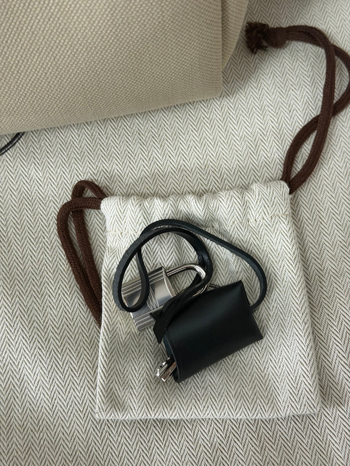 Hermes Herbag Zip 31 Bag in Noir/Beton Palladium Hardware
