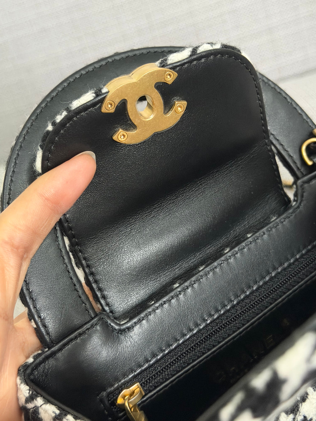 CHANEL 24A 2024 Black and White Houndstooth Tweed Kelly Small Shopping Bag with Chain Aged GHW