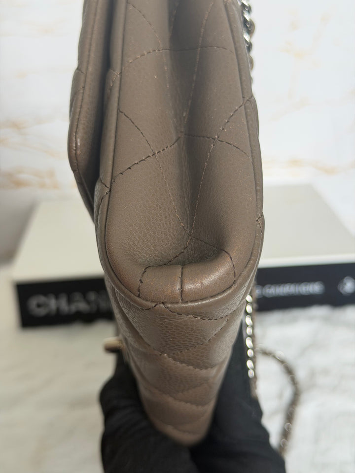 CHANEL series 17 Khaki Caviar SHW Classic Clutch with Chain