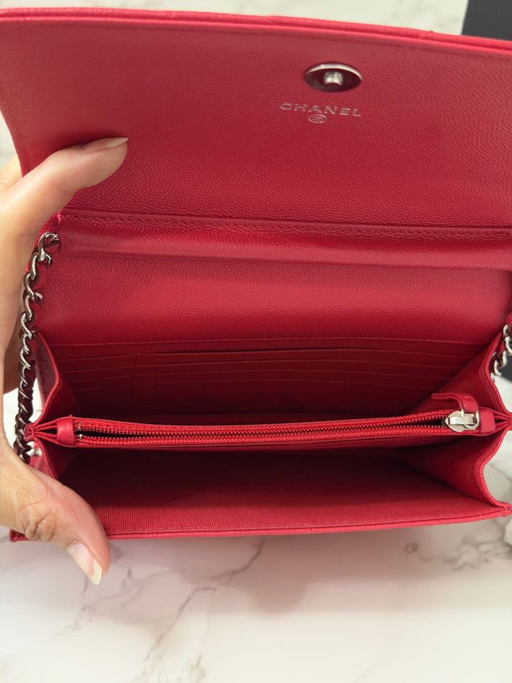 CHANEL series 25 2018 Dark pink chevron caviar SHW Square Wallet On Chain (WOC)