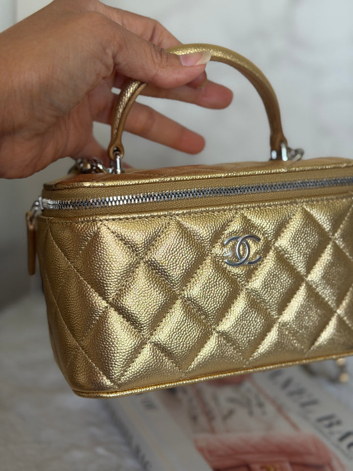 CHANEL 26A Métiers d’art Gold Caviar SHW Small Vanity Top Handle 2026