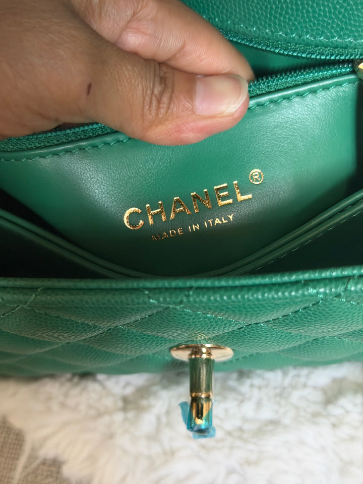 CHANEL 22A Green Caviar LGHW Coco Handle Flap Bag size Small 2022