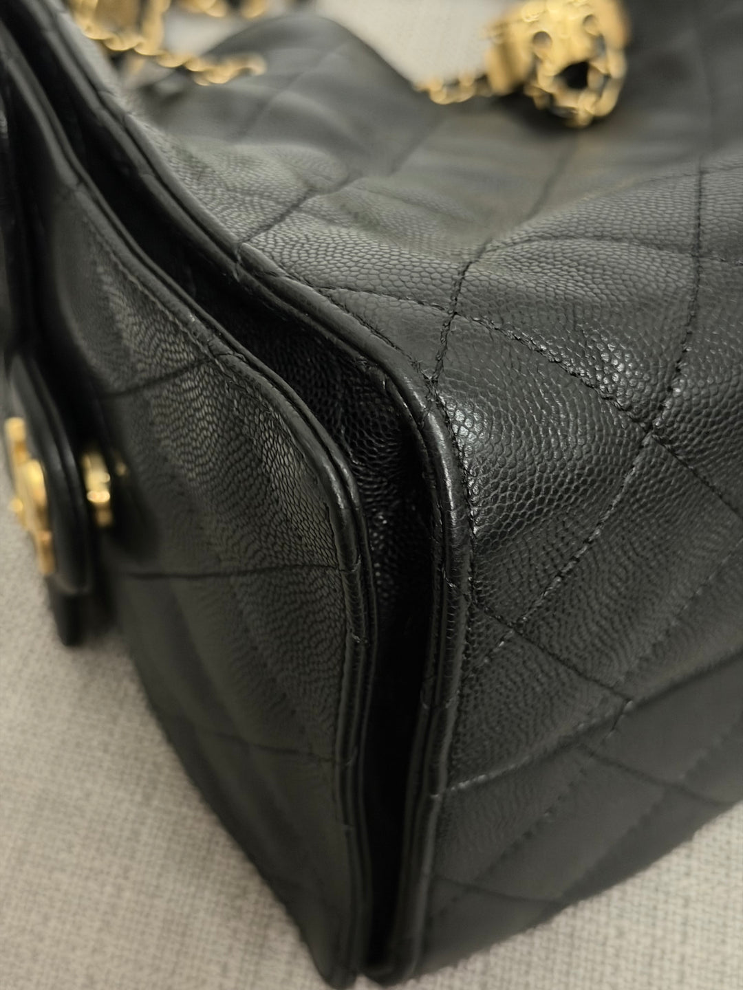 CHANEL 25 Black Caviar Aged GHW Hobo Bag size SMALL